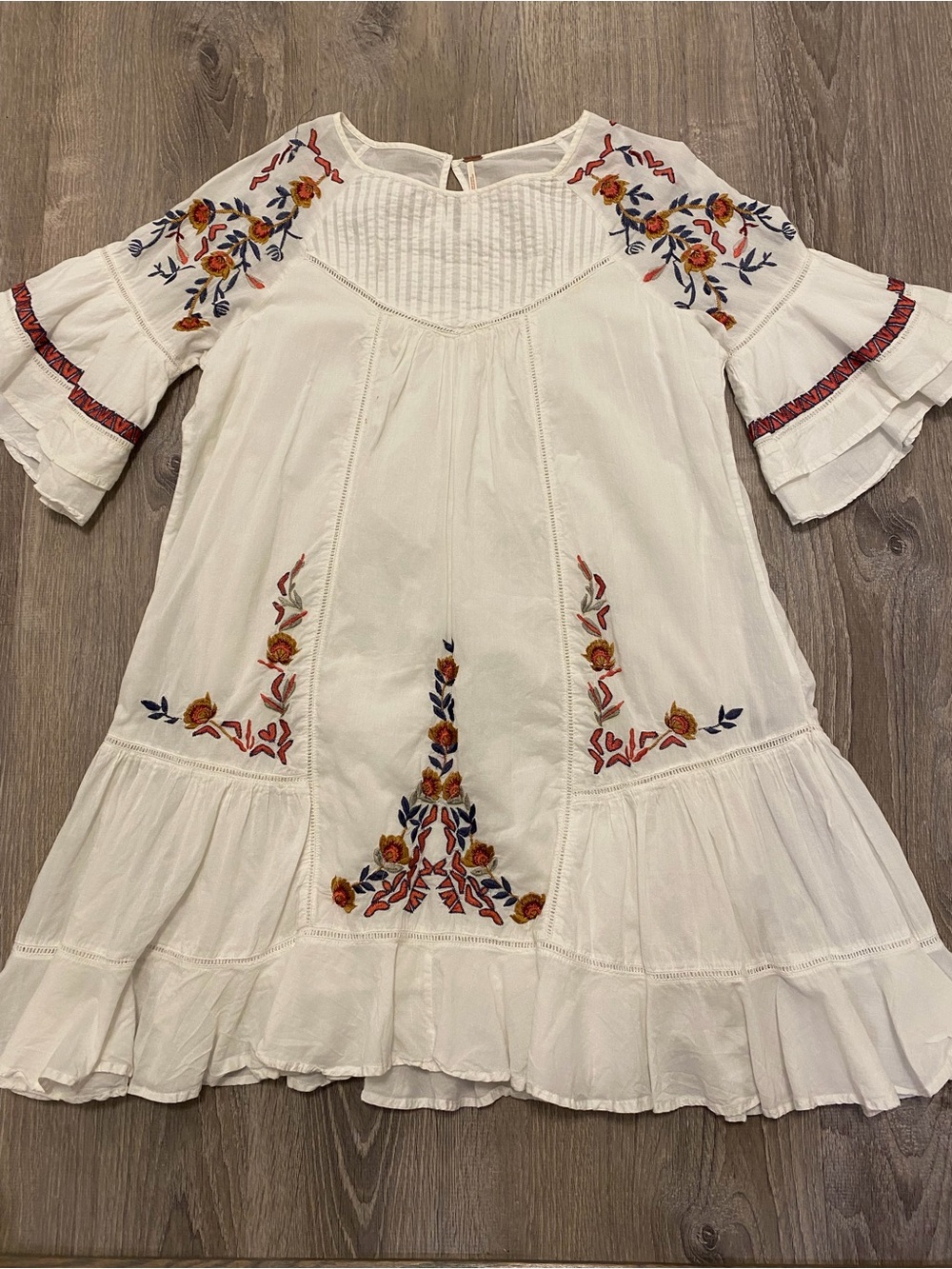 Free People Bohemian embroidered floral white Ruffle Mini Dress- M
